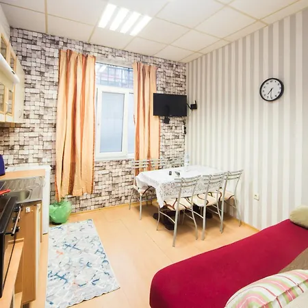 Basic For Up To 5 Guests